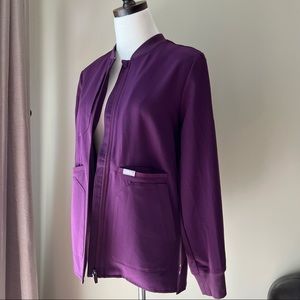Brand new FIGS Bellery Scrub Jacket XS LIMITED Deep Purple